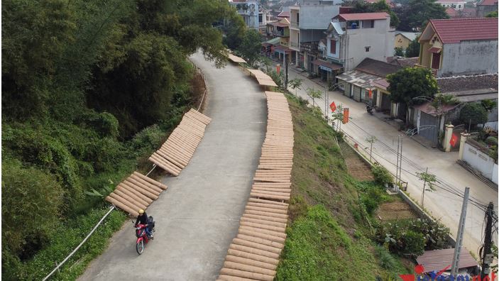 Tất bật đến đêm vẫn không đủ bánh đa bán Tết Nguyên Đán