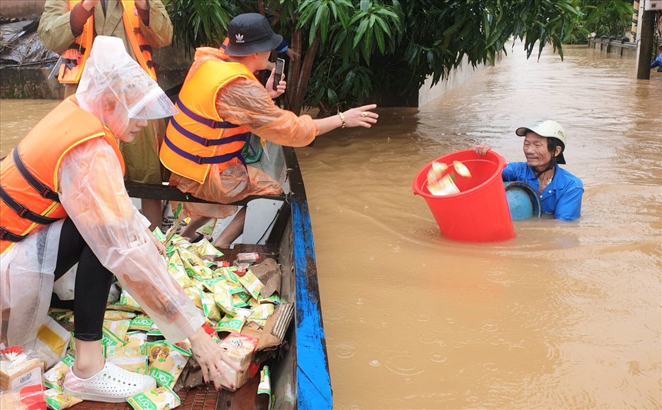 Thủ tướng yêu cầu cung cấp lương thực cho người dân bị ảnh hưởng bởi bão số 3