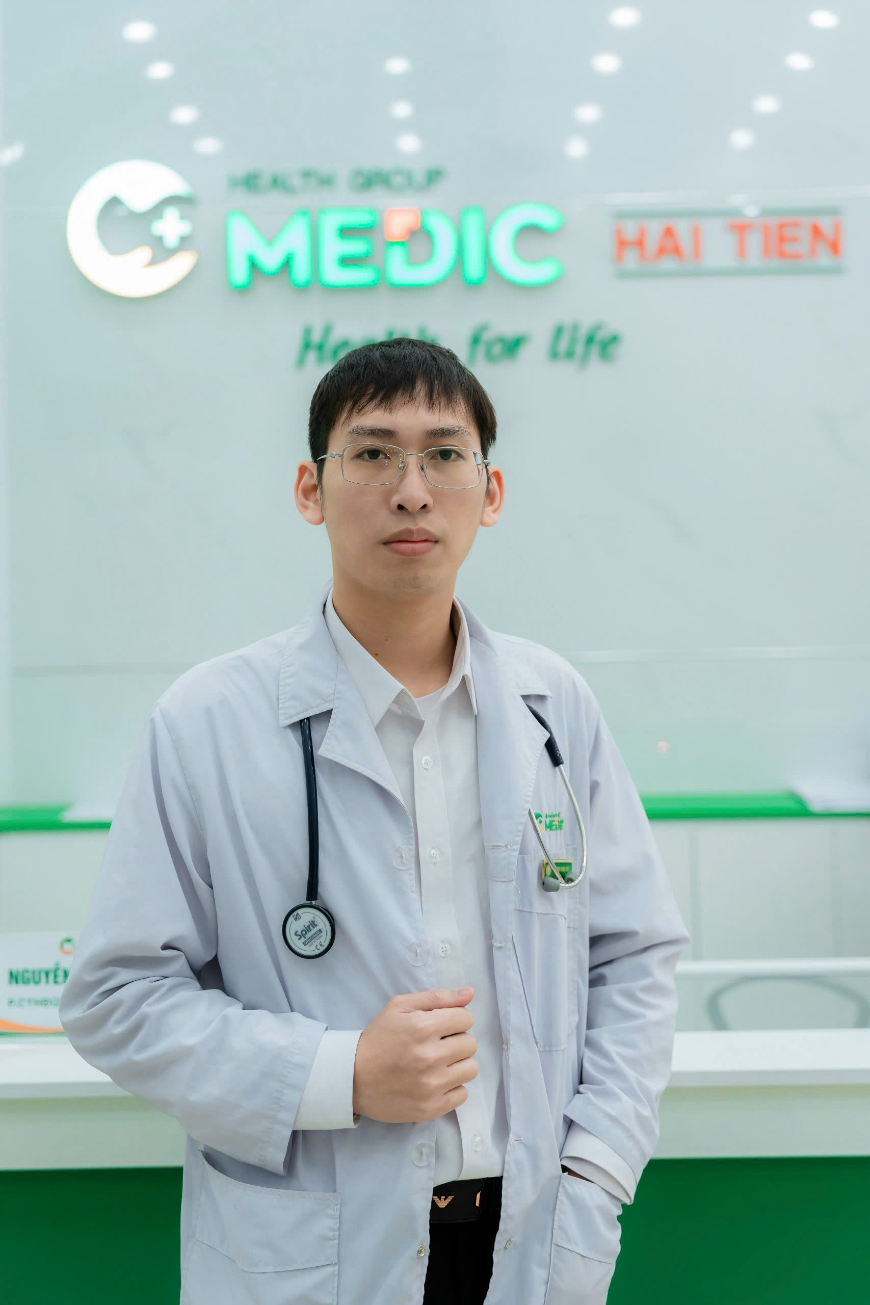 Gian nan hành trình theo đuổi nghề y của bác sĩ trẻ